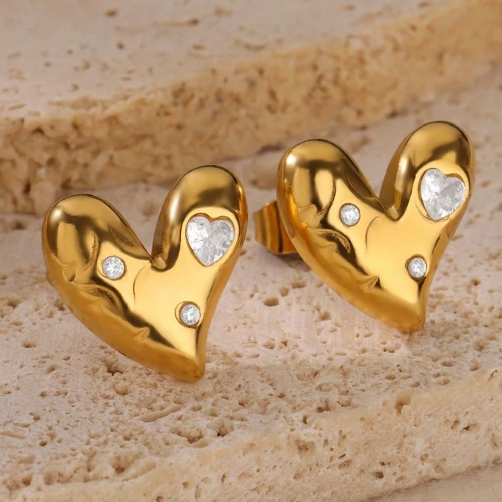 Gold Heart Earrings Q318